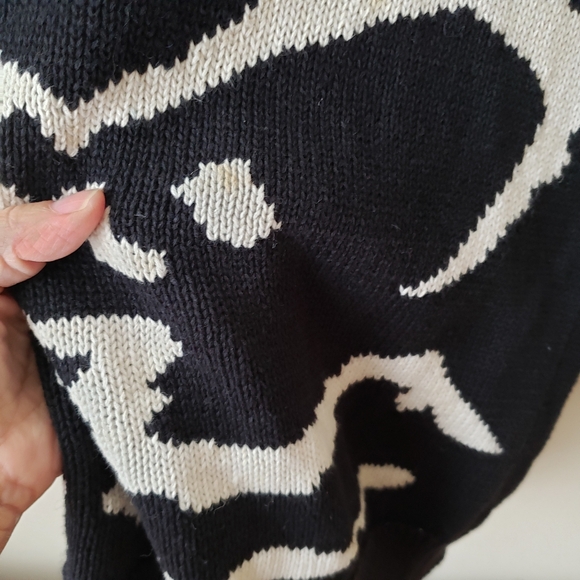 Vintage Outlander Floral and Animal Print Sweater - Picture 9 of 16